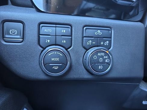 Used 2024 Chevrolet Silverado 1500 LT Trail Boss w/ Convenience Package II image 25