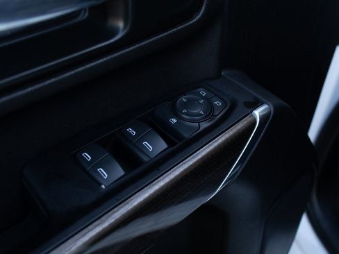 Used 2022 Chevrolet Silverado 3500 LT image 18