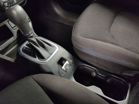 Used 2020 Jeep Renegade Altitude FWD image 26