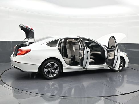 Used 2020 Honda Accord EX image 35