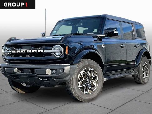 Used 2024 Ford Bronco Outer Banks image 1