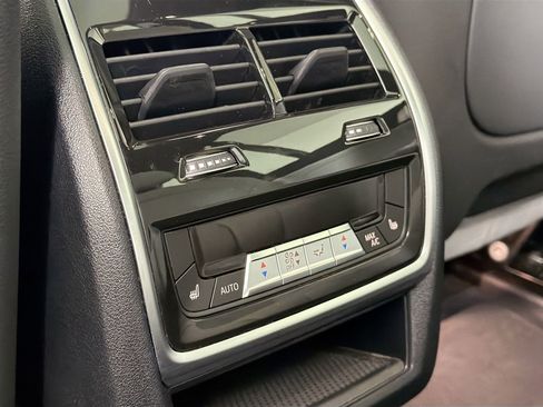 Certified 2023 BMW X7 xDrive40i w/ Premium Package image 26