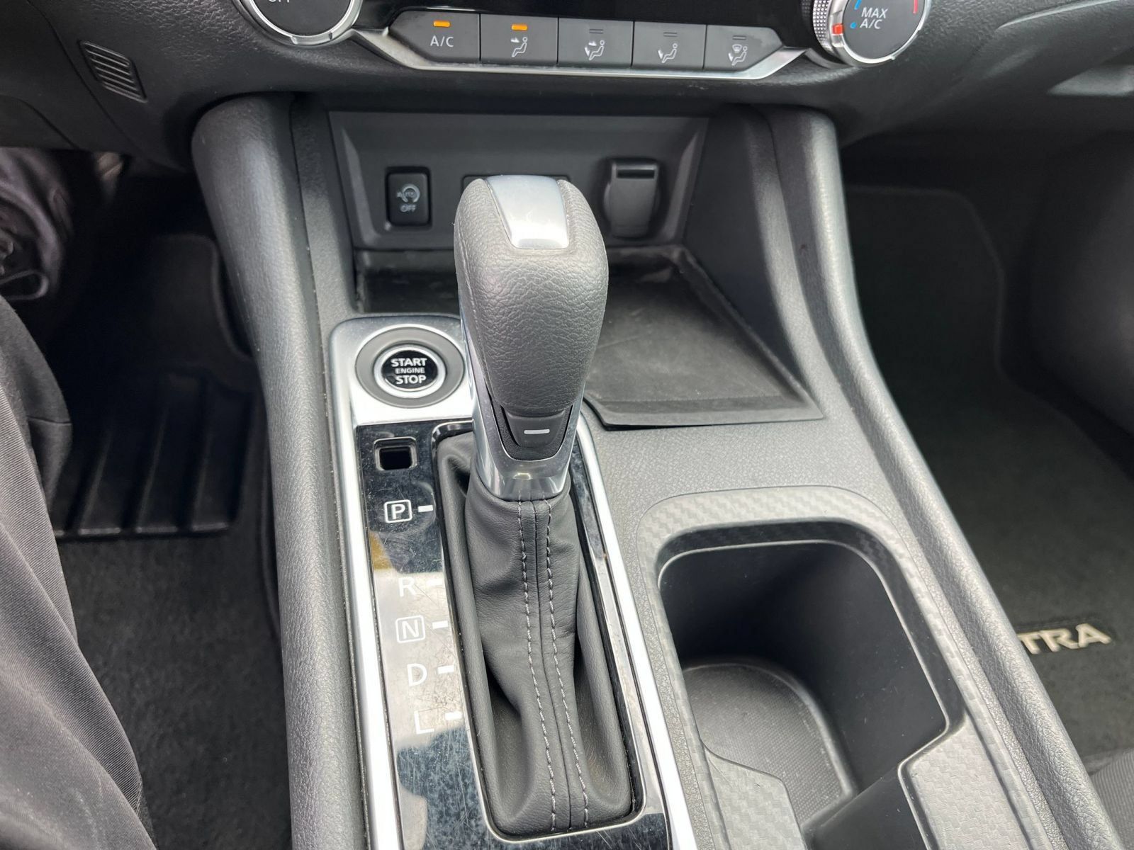 Used 2025 Nissan Sentra SV FWD image 38