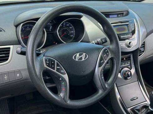 Used 2013 Hyundai Elantra image 21