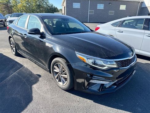Used 2020 Kia Optima LX image 2