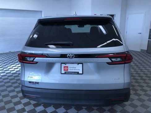Certified 2025 Toyota Grand Highlander AWD image 13