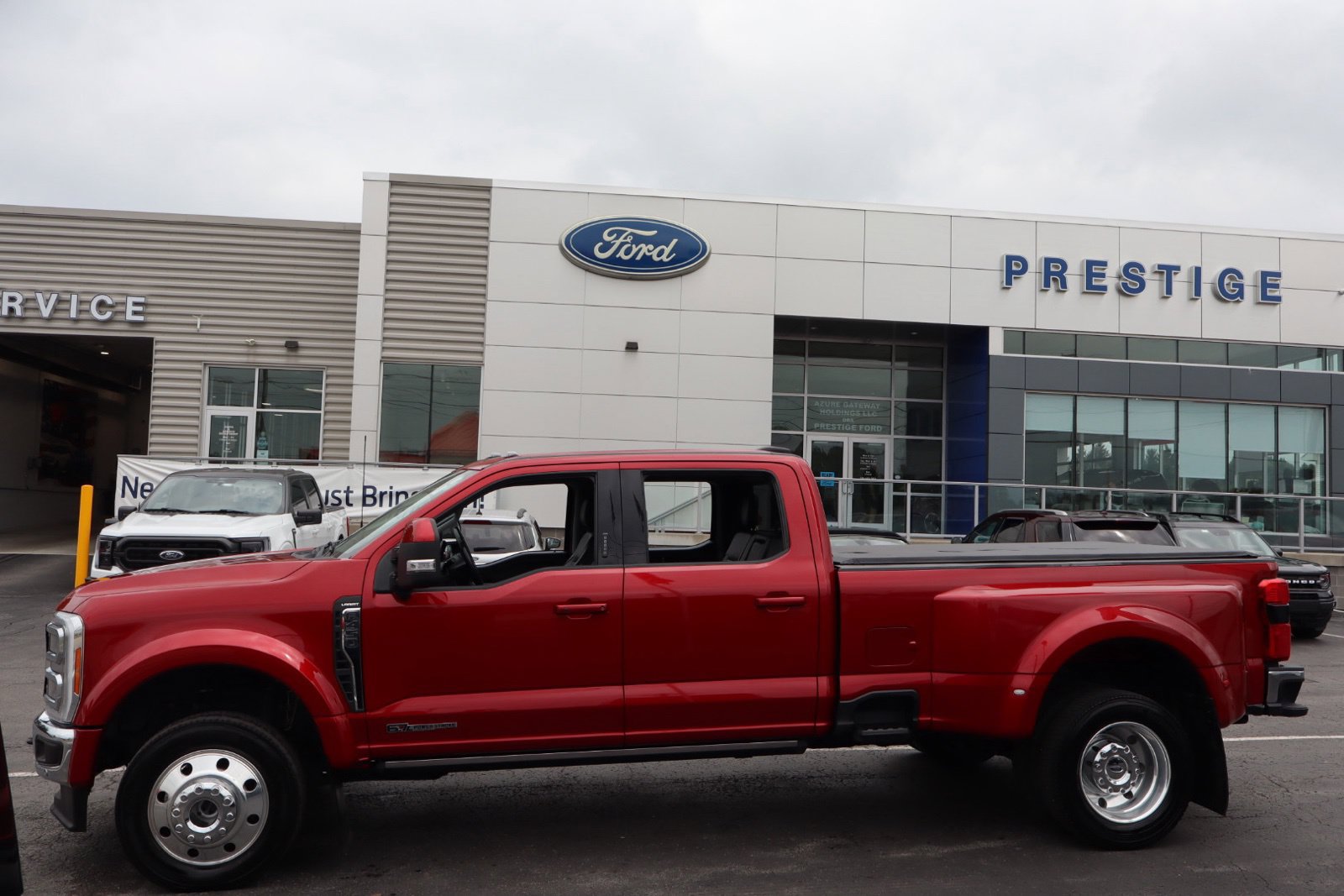 Used 2023 Ford F450 Lariat w/ Lariat Ultimate Package AWD/4WD image 4