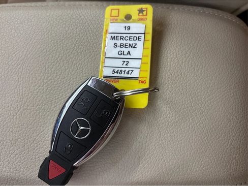 Used 2019 Mercedes-Benz GLA 250 4MATIC image 38