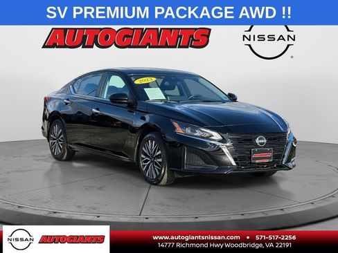 Used 2023 Nissan Altima 2.5 SV w/ SV Premium Package image 1