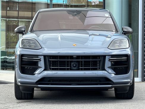 Certified 2024 Porsche Cayenne Turbo GT AWD/4WD image 11