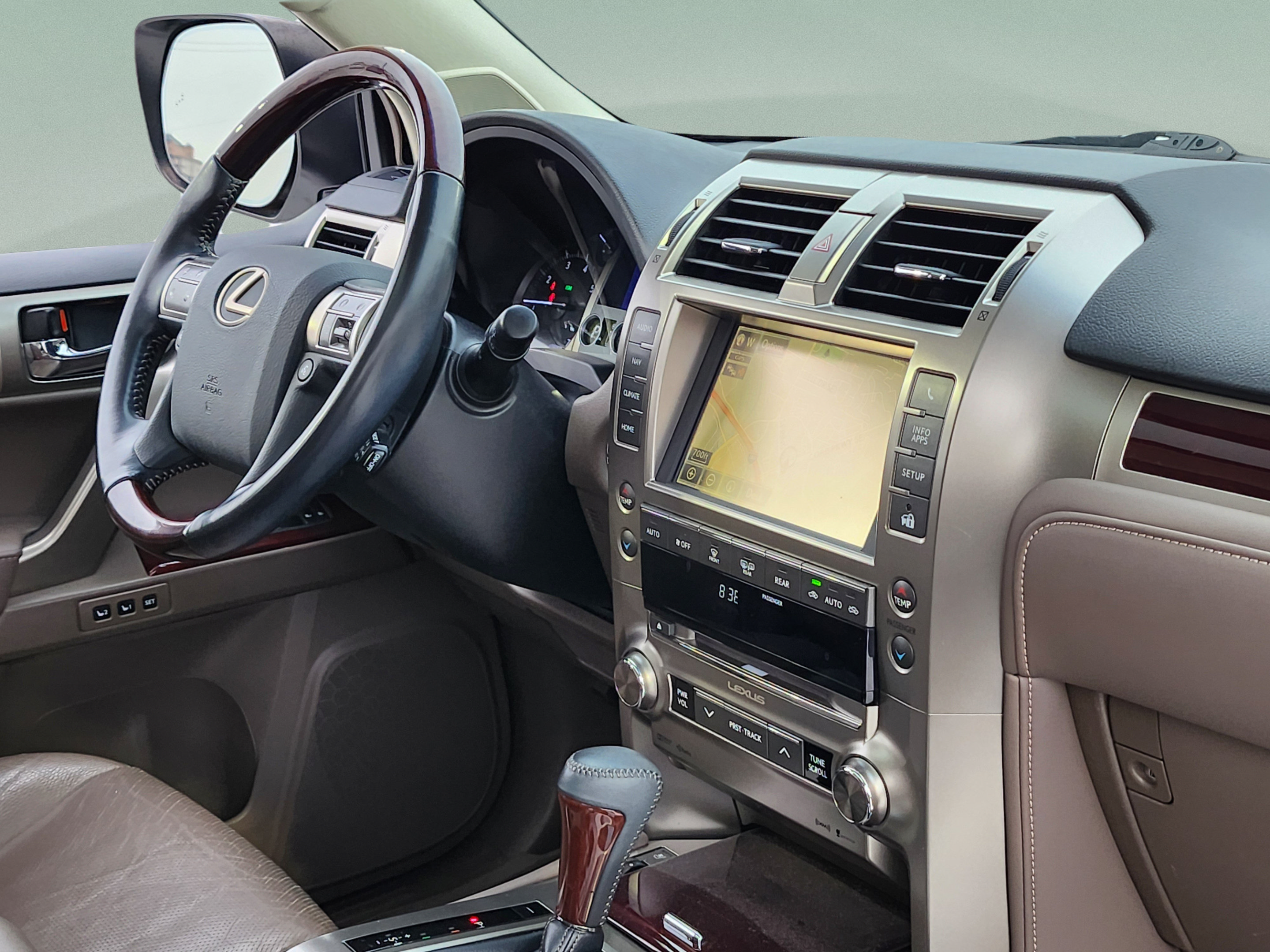 Used 2018 Lexus GX 460 Premium AWD/4WD image 27