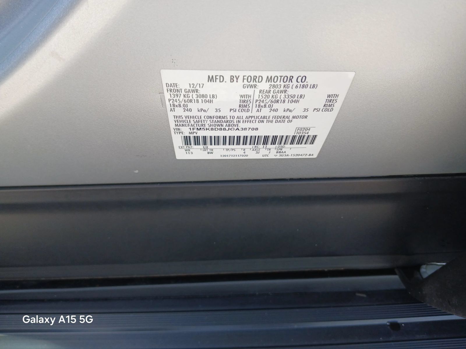 Used 2018 Ford Explorer XLT w/ Equipment Group 202A AWD/4WD image 11