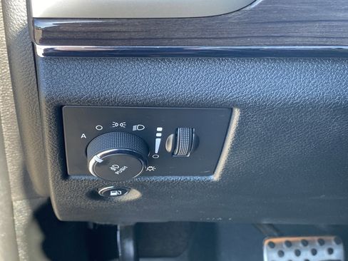 Used 2016 Jeep Grand Cherokee High Altitude AWD/4WD image 13