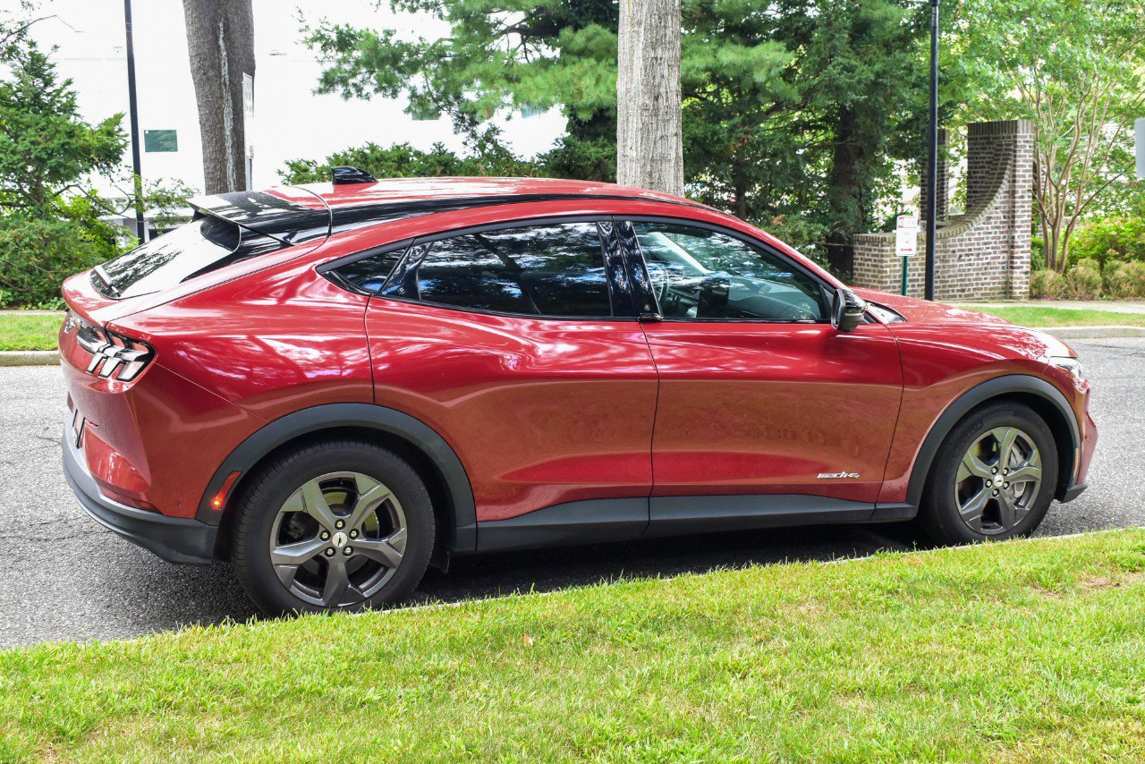 Used 2023 Ford Mustang Mach-E Select AWD/4WD image 8