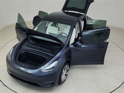 Used 2024 Tesla Model Y Long Range image 87
