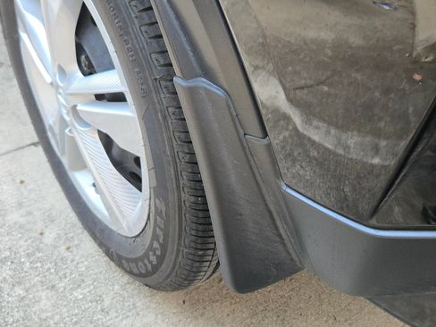 Used 2024 Nissan Kicks S FWD image 9