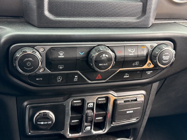 Used 2022 Jeep Wrangler Unlimited Sport AWD/4WD image 32