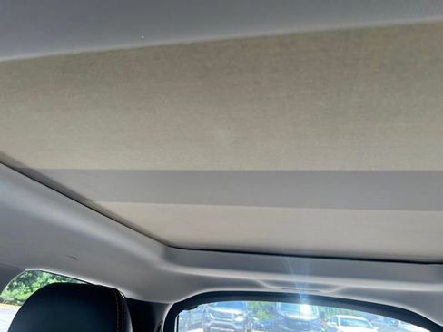 Used 2019 Nissan Pathfinder SL FWD image 39