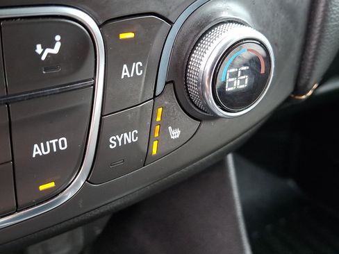 Used 2021 Chevrolet Traverse LT AWD/4WD image 26