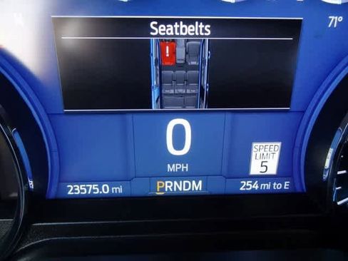 Used 2023 Ford Expedition XLT image 25