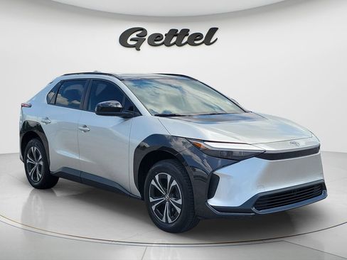 Certified 2024 Toyota bZ4X AWD image 3