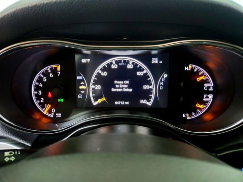 Used 2019 Jeep Grand Cherokee Altitude image 25