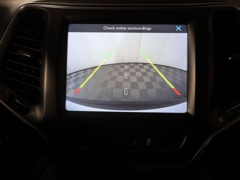 Used 2022 Jeep Cherokee Trailhawk w/ Comfort/Convenience Group image 40