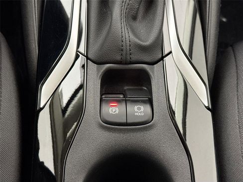 Used 2020 Toyota Corolla LE image 25