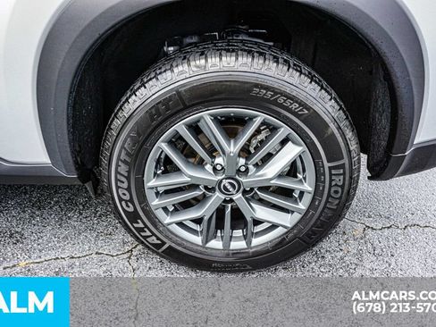 Used 2024 Nissan Rogue S FWD image 17
