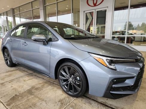 Certified 2026 Toyota Corolla SE AWD/4WD image 4