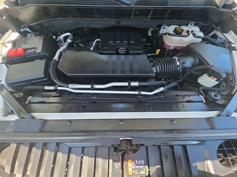 Used 2024 Chevrolet Silverado 1500 LT AWD/4WD image 29