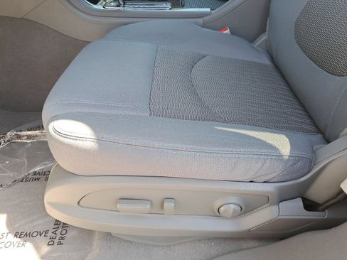 Used 2014 Chevrolet Traverse LT FWD image 32