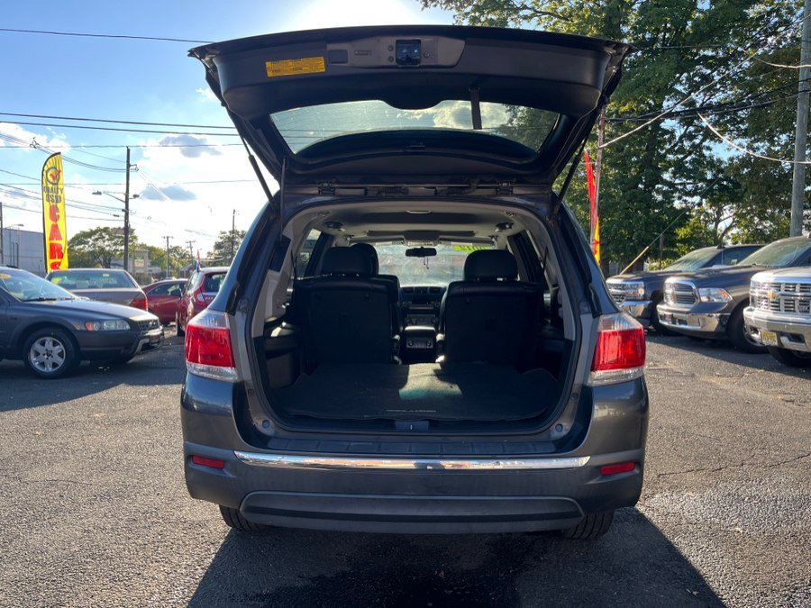 Used 2012 Toyota Highlander SE w/ Tow Pkg AWD/4WD image 7
