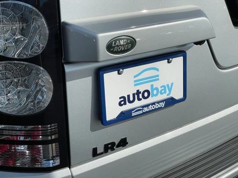 Used 2015 Land Rover LR4 HSE AWD/4WD image 4