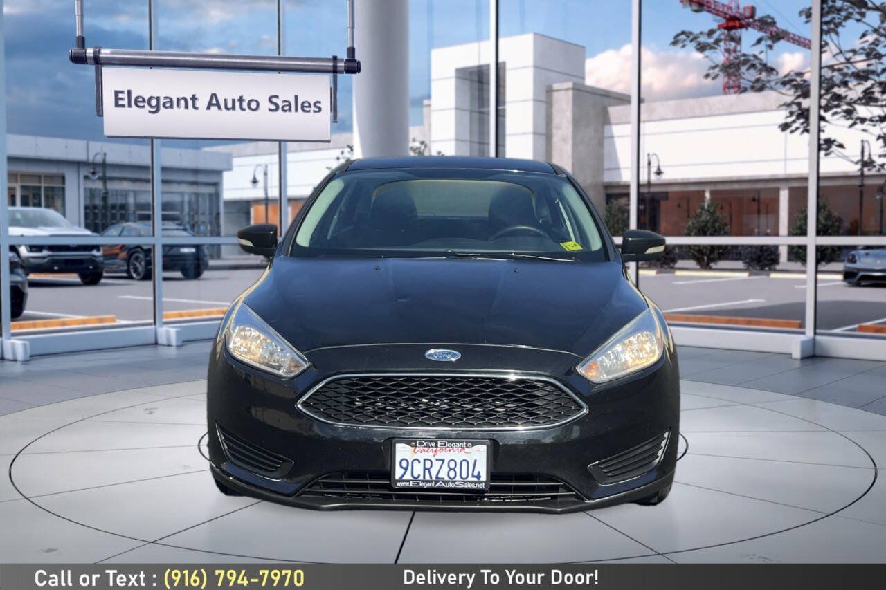 Used 2015 Ford Focus SE w/ SE Cold Weather Package FWD image 2