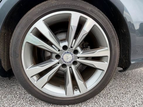 Used 2014 Mercedes-Benz E 350 4MATIC Sedan image 40