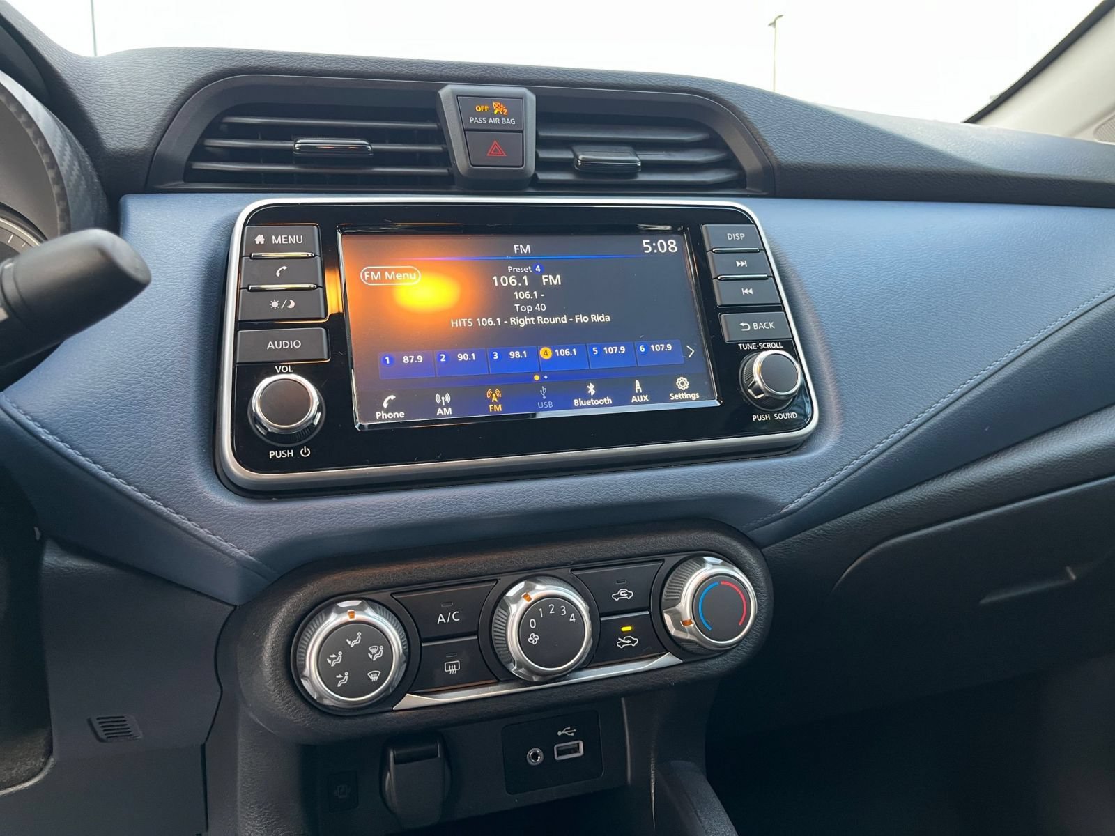 Used 2025 Nissan Versa SV FWD image 19