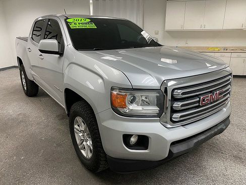 Used 2019 GMC Canyon SLE w/ Driver Alert Package image 3