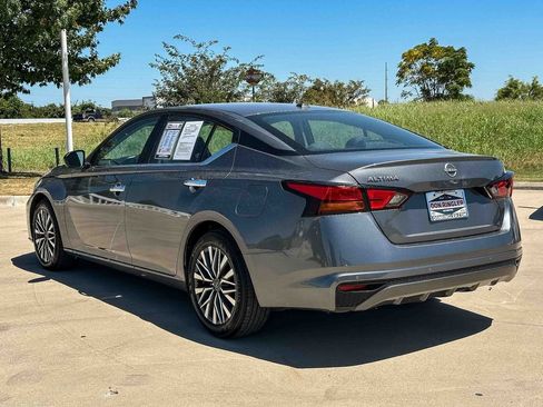 Used 2025 Nissan Altima 2.5 SV FWD image 5