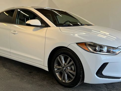 Used 2017 Hyundai Elantra SE image 4