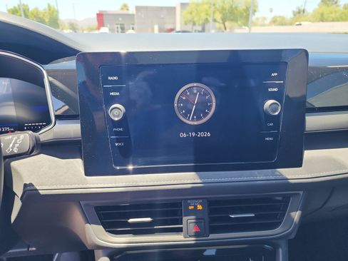 Used 2025 Volkswagen Taos SE FWD image 12