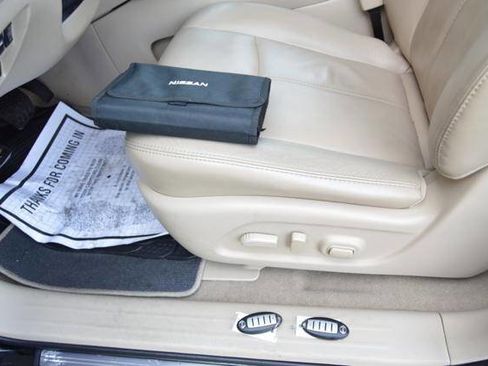 Used 2014 Nissan Pathfinder SL w/ SL Tech Package image 37