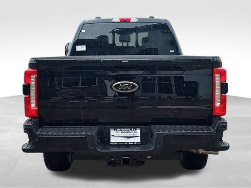 New 2026 Ford F250 Lariat w/ Black Appearance Package image 4
