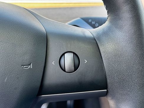 Used 2024 Tesla Model Y Long Range RWD image 46