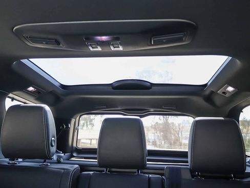 New 2026 Land Rover Discovery Dynamic SE AWD/4WD image 19