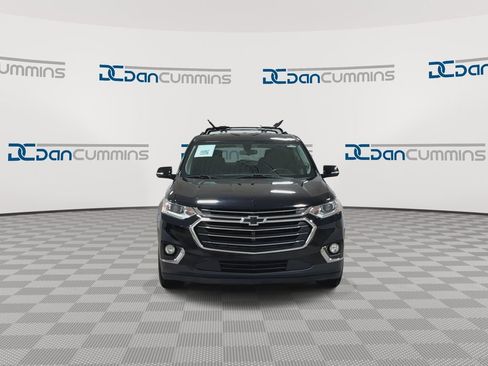 Used 2018 Chevrolet Traverse LT FWD image 3