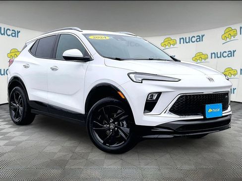 Used 2024 Buick Encore GX Sport Touring image 1