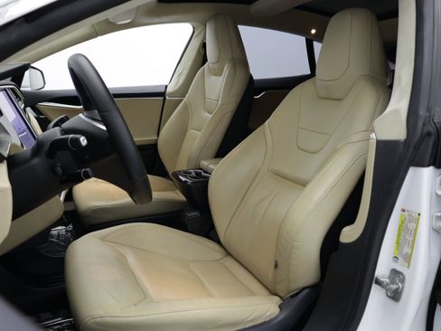 Used 2016 Tesla Model S 70 RWD image 11