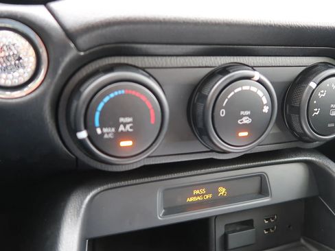 Used 2017 MAZDA MX-5 Miata Club image 30