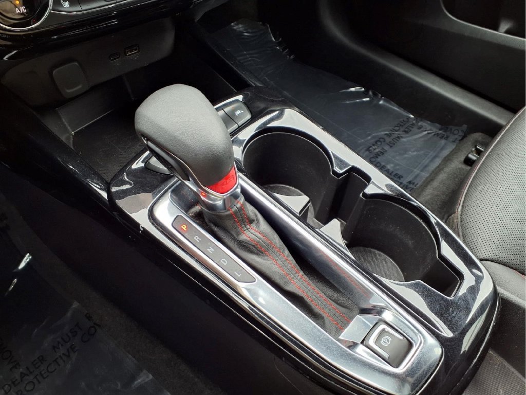 Used 2025 Chevrolet Trax RS FWD image 14